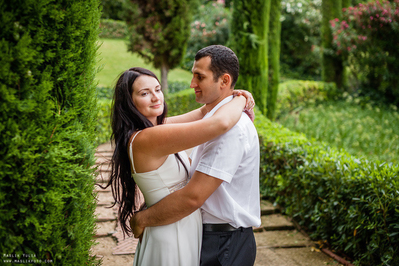 Sesión de fotos de boda en el Parque Laberinto de Barcelona. Fotógrafo en Barcelona Maslik Yulia
