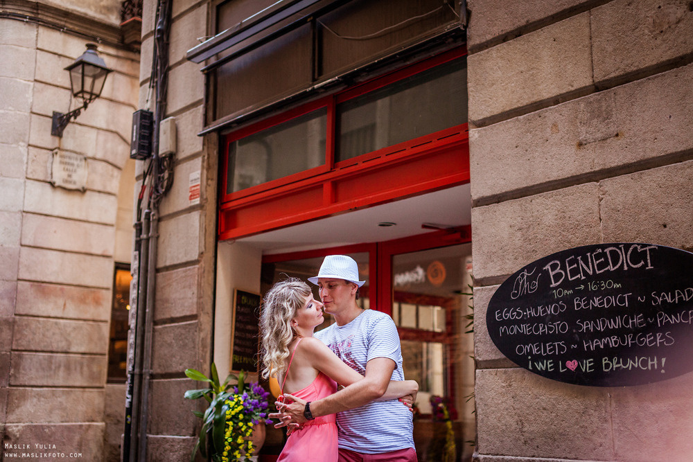 Colorida sesión de fotos en Barcelona. Fotógrafo en Barcelona Maslik Yulia