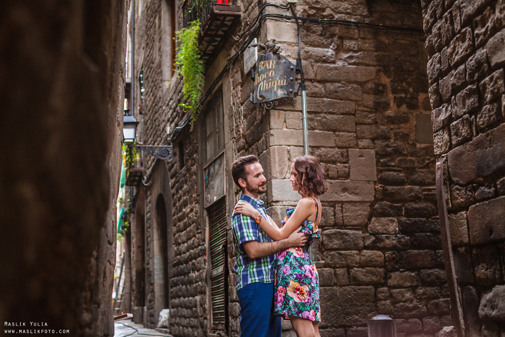 Fun photo shoot in Barcelona. Photographer in Barcelona Spain Maslik Yulia