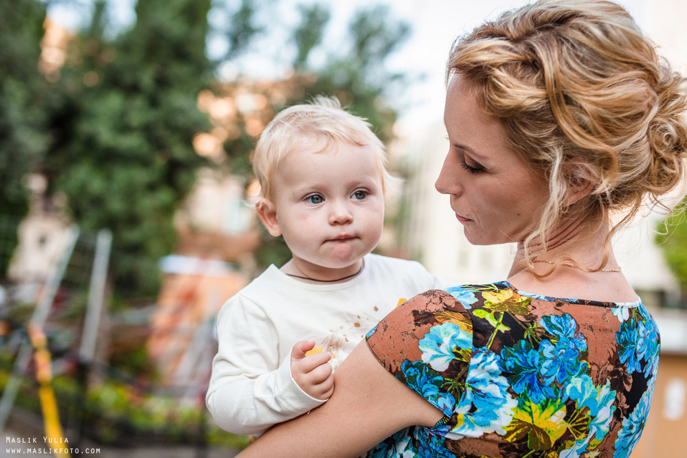 Sesión de fotos familiares en un viaje a Barcelona. Fotógrafo en Barcelona Maslik Yulia