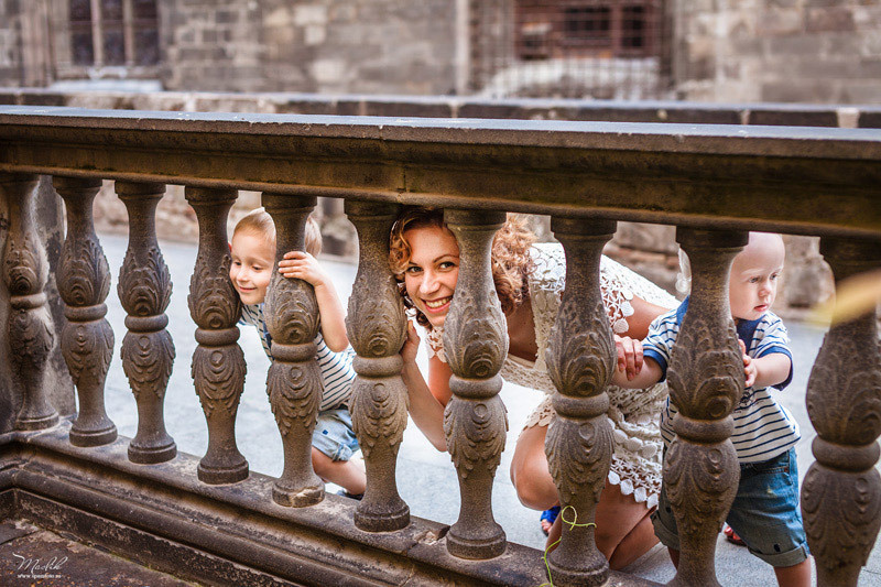 Rodzinna sesja zdjęciowa w Barcelonie. Fotograf w Barcelonie Hiszpanii Maslik Yulia
