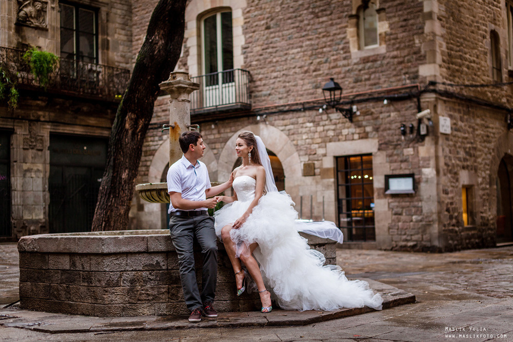 Sesión de fotos de boda en el puerto de Barcelona. Fotógrafo en Barcelona Maslik Yulia