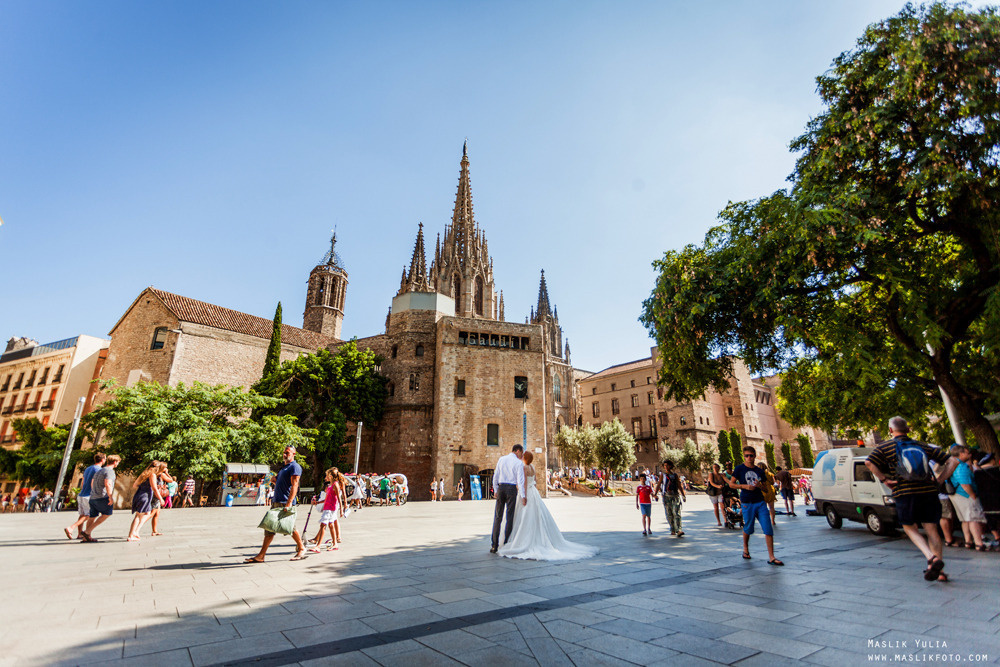 Soleada sesión de fotos en Barcelona. Fotógrafo en Barcelona Maslik Yulia
