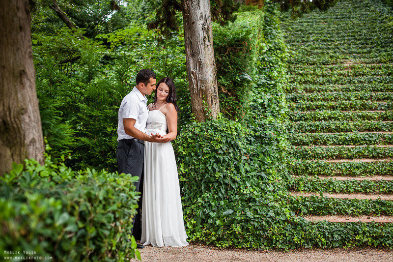 Sesión de fotos de boda en el Parque Laberinto de Barcelona. Fotógrafo en Barcelona Maslik Yulia
