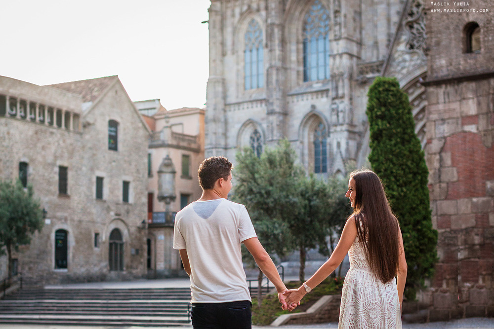 Impresionante paseo fotográfico de enamorados en Barcelona. Fotógrafo en Barcelona Maslik Yulia