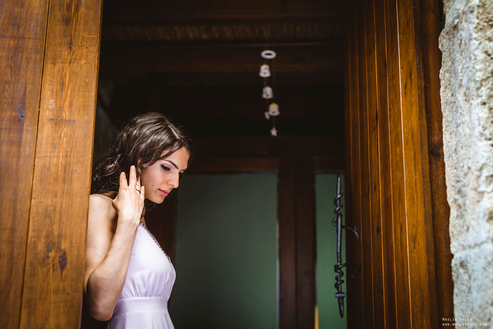 Photosession in the fabulous Besalu. Photographer in Barcelona Spain Maslik Yulia