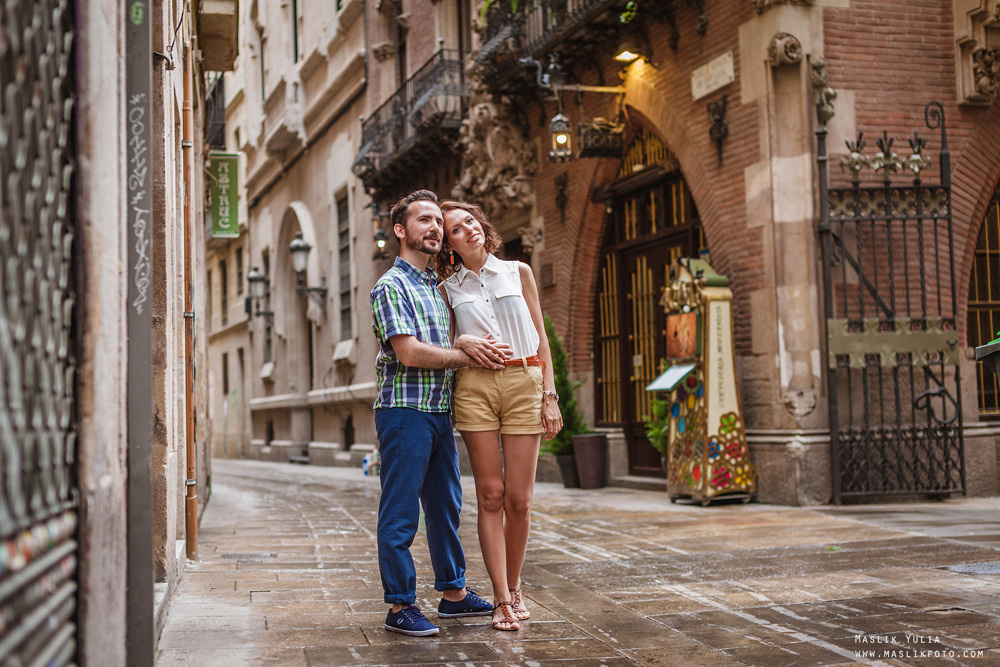 Fun photo shoot in Barcelona. Photographer in Barcelona Spain Maslik Yulia
