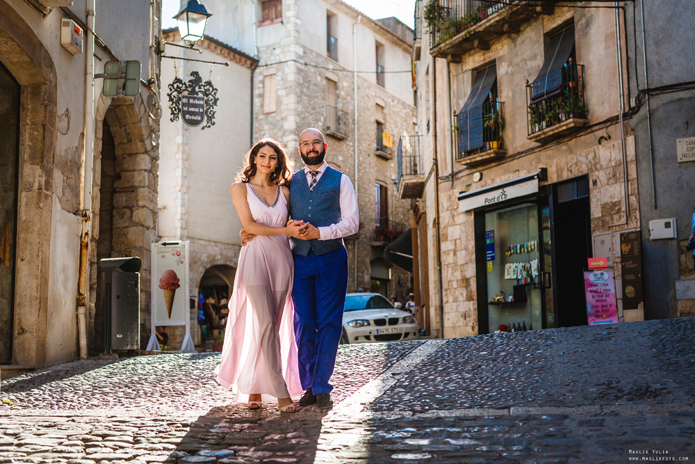 Photosession in the fabulous Besalu. Photographer in Barcelona Spain Maslik Yulia