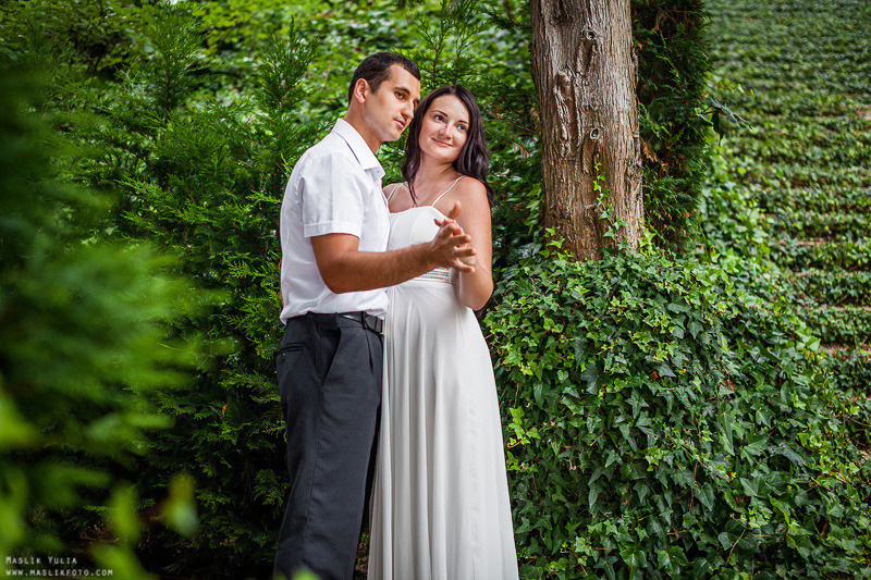 Sesión de fotos de boda en el Parque Laberinto de Barcelona. Fotógrafo en Barcelona Maslik Yulia