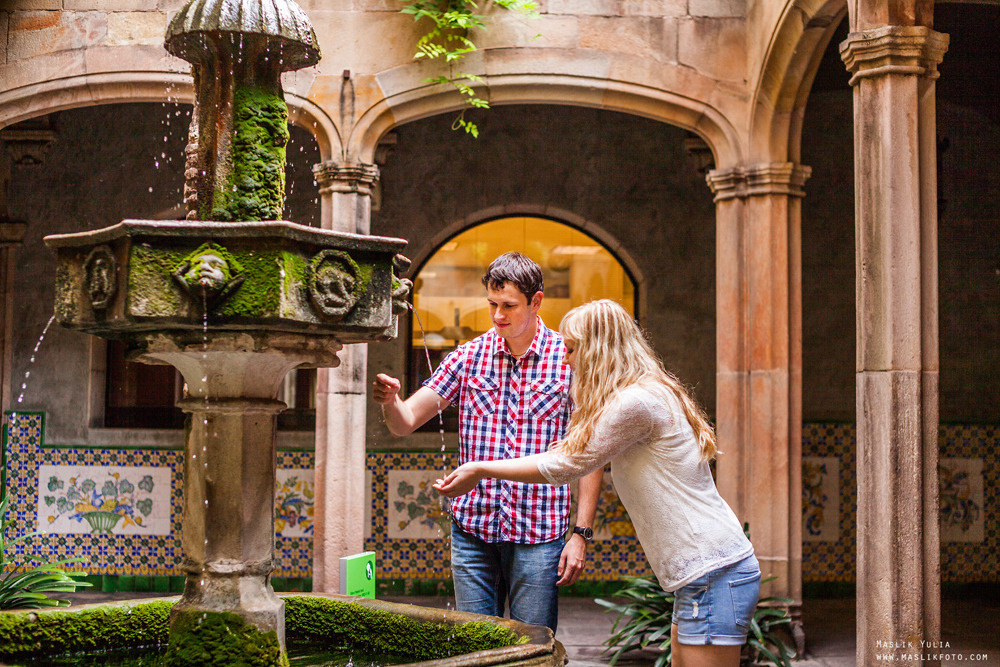 Romantic photo session in Barcelona. Photographer in Barcelona Spain Maslik Yulia