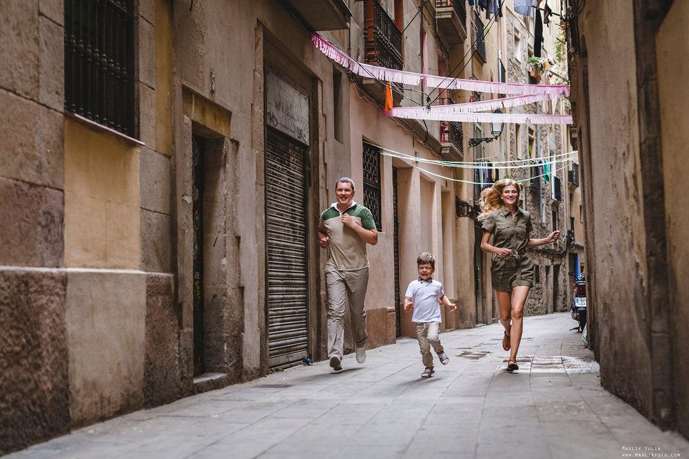 Przygoda - sesja zdjęciowa w Barcelonie. Fotograf w Barcelonie Hiszpanii Maslik Yulia