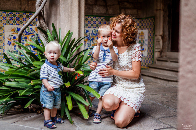 Rodzinna sesja zdjęciowa w Barcelonie. Fotograf w Barcelonie Hiszpanii Maslik Yulia