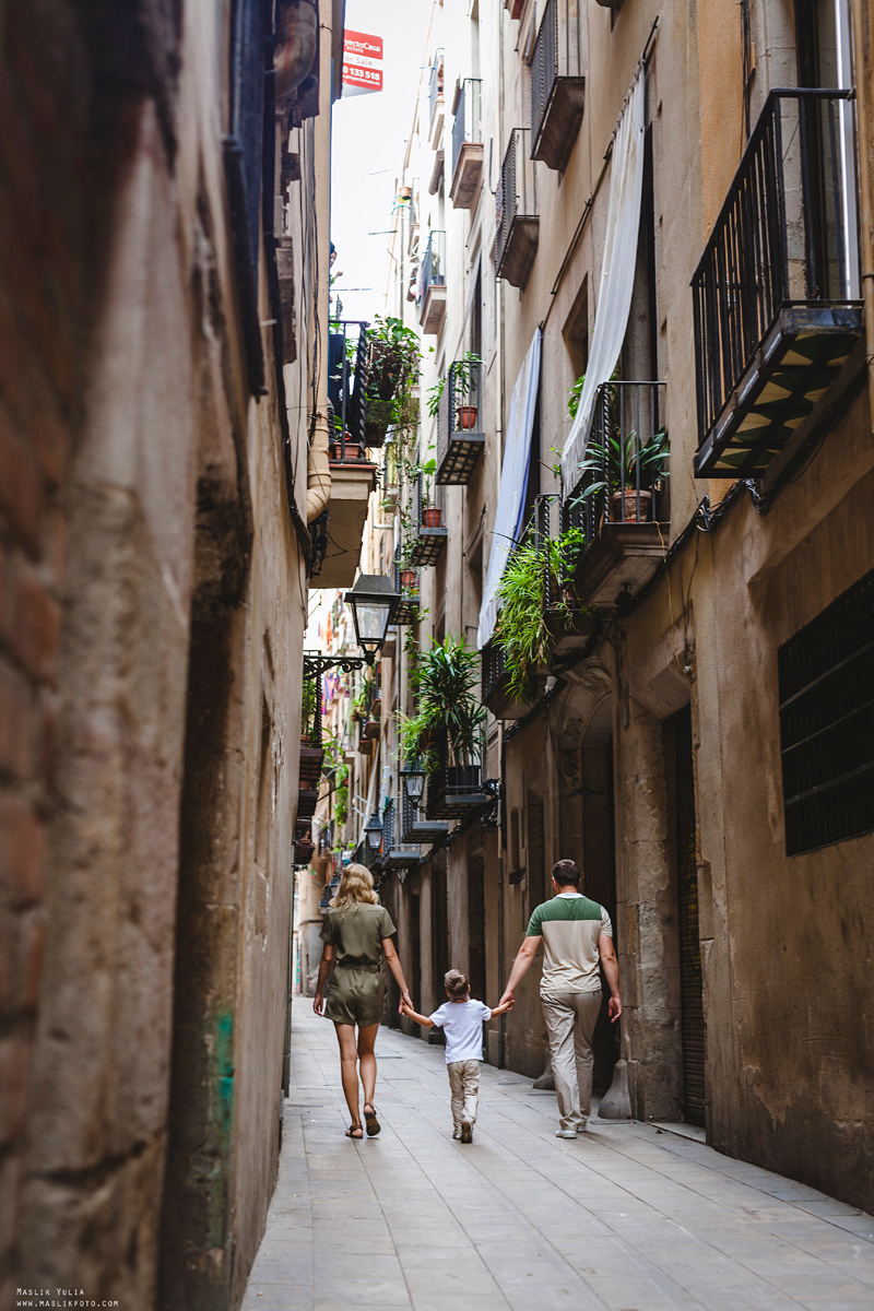 Przygoda - sesja zdjęciowa w Barcelonie. Fotograf w Barcelonie Hiszpanii Maslik Yulia