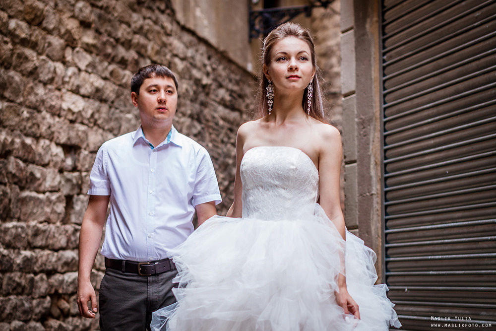 Sesión de fotos de boda en el puerto de Barcelona. Fotógrafo en Barcelona Maslik Yulia