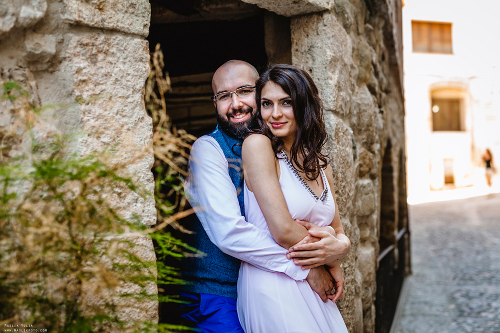 Photosession in the fabulous Besalu. Photographer in Barcelona Spain Maslik Yulia
