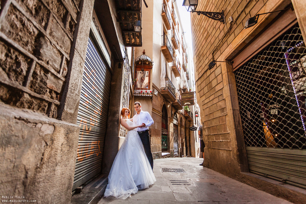 Soleada sesión de fotos en Barcelona. Fotógrafo en Barcelona Maslik Yulia