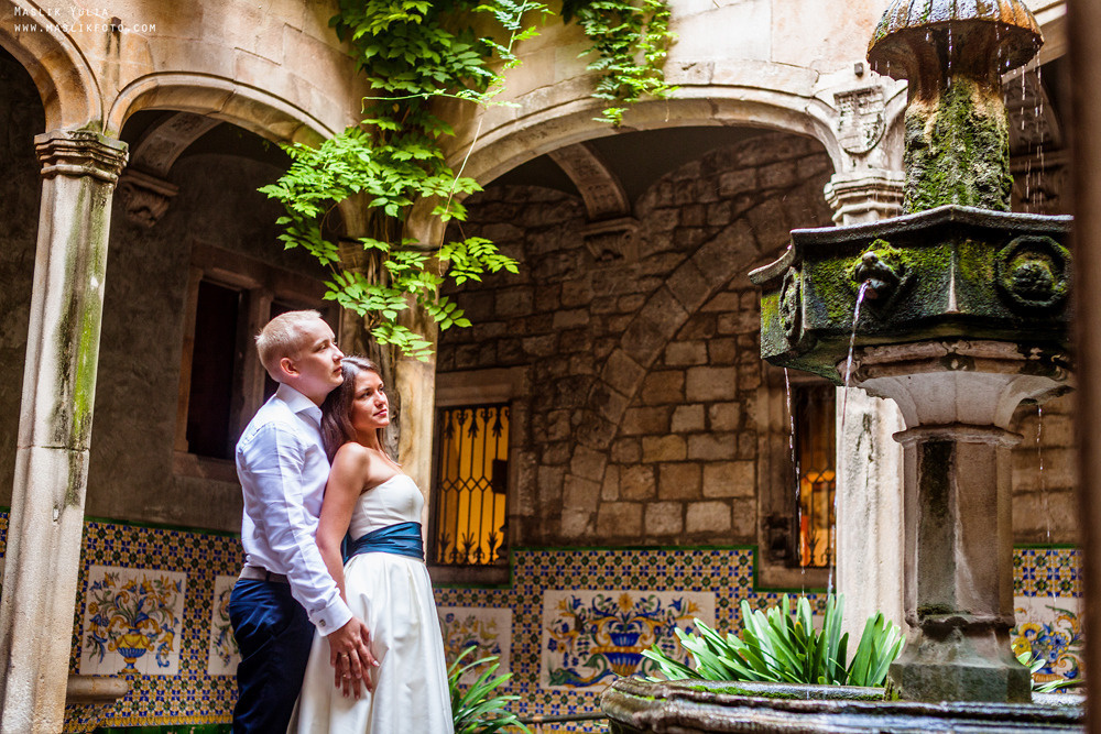 Elegante paseo fotográfico de boda. Fotógrafo en Barcelona Maslik Yulia