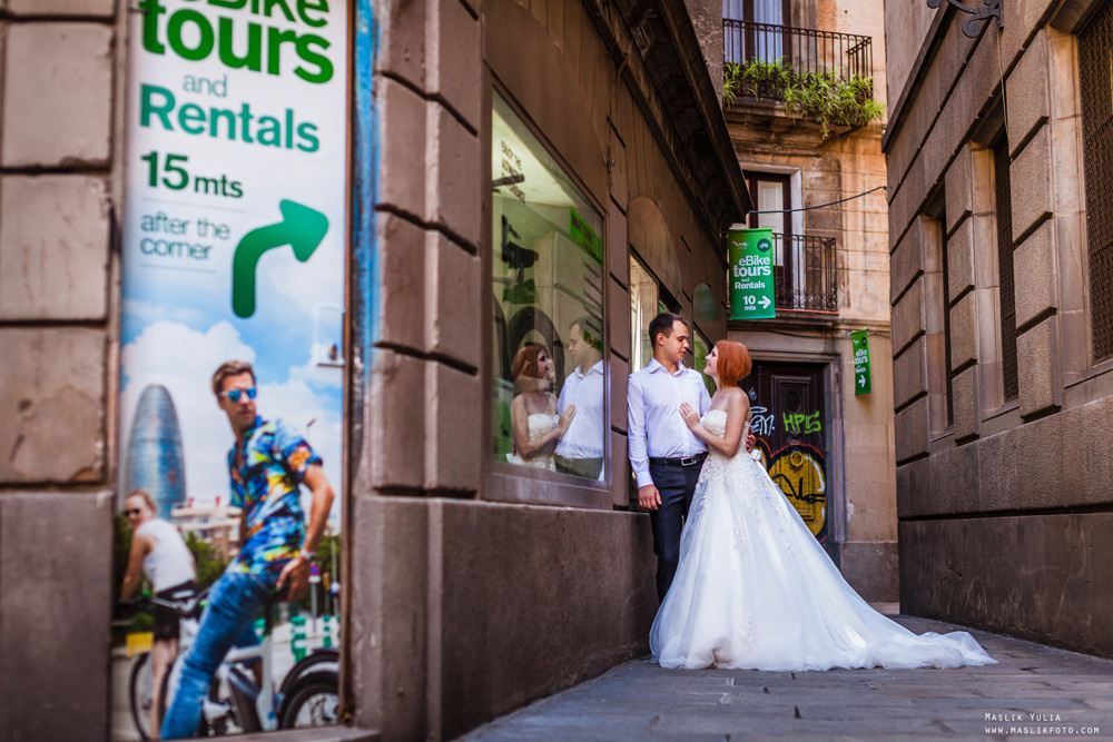 Soleada sesión de fotos en Barcelona. Fotógrafo en Barcelona Maslik Yulia