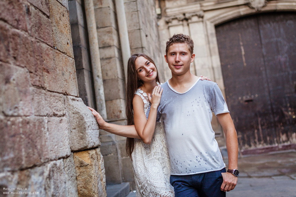 Impresionante paseo fotográfico de enamorados en Barcelona. Fotógrafo en Barcelona Maslik Yulia