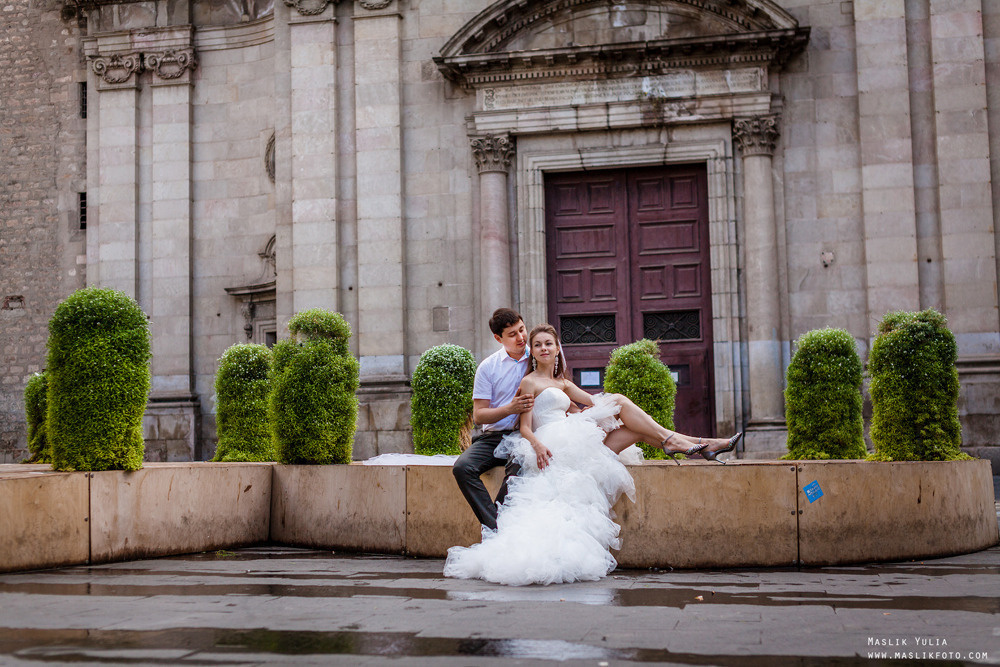 Sesión de fotos de boda en el puerto de Barcelona. Fotógrafo en Barcelona Maslik Yulia