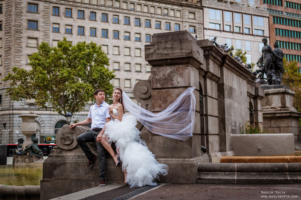 Sesión de fotos de boda en el puerto de Barcelona. Fotógrafo en Barcelona Maslik Yulia
