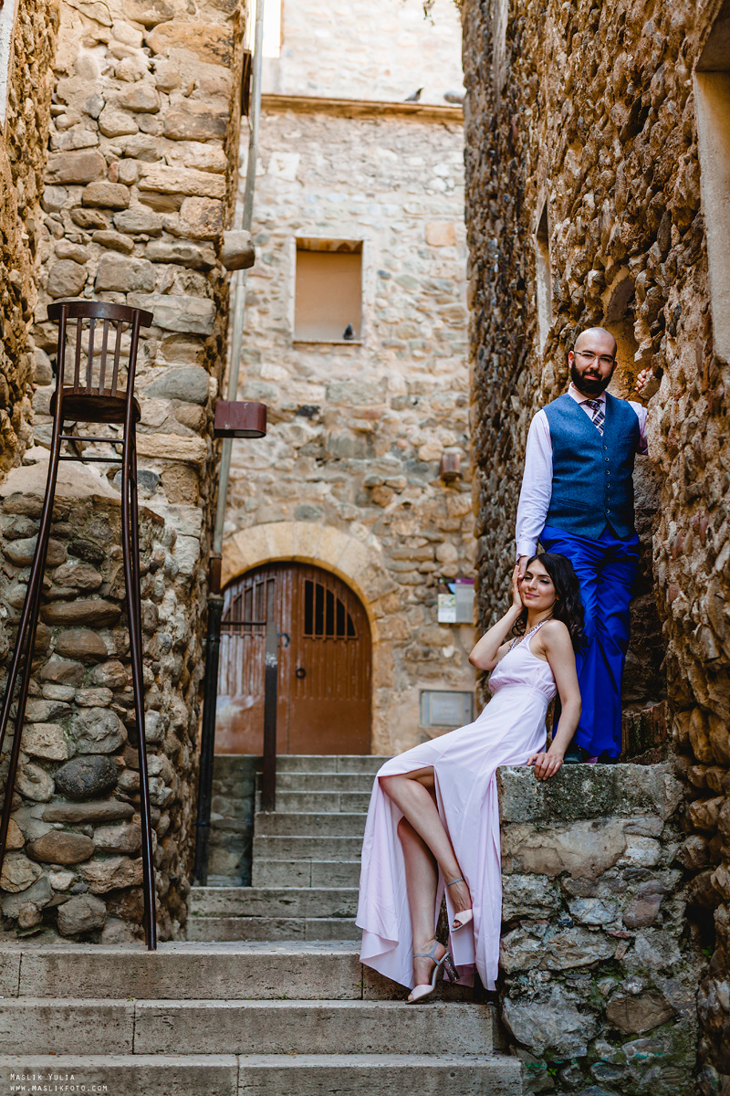 Photosession in the fabulous Besalu. Photographer in Barcelona Spain Maslik Yulia