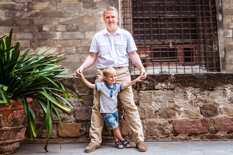 Rodzinna sesja zdjęciowa w Barcelonie. Fotograf w Barcelonie Hiszpanii Maslik Yulia