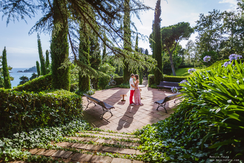 Incredible photo shoot in the Gardens of Saint Clotilde on the Costa B. Photographer in Barcelona Spain Maslik Yulia