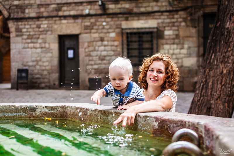 Rodzinna sesja zdjęciowa w Barcelonie. Fotograf w Barcelonie Hiszpanii Maslik Yulia