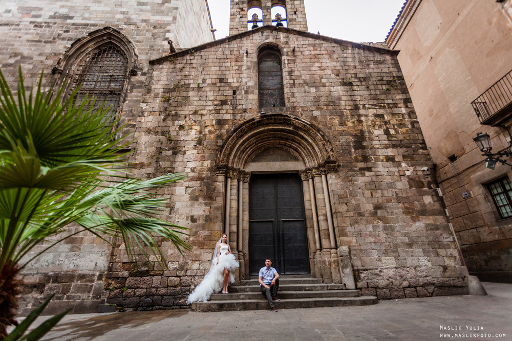 Sesión de fotos de boda en el puerto de Barcelona. Fotógrafo en Barcelona Maslik Yulia