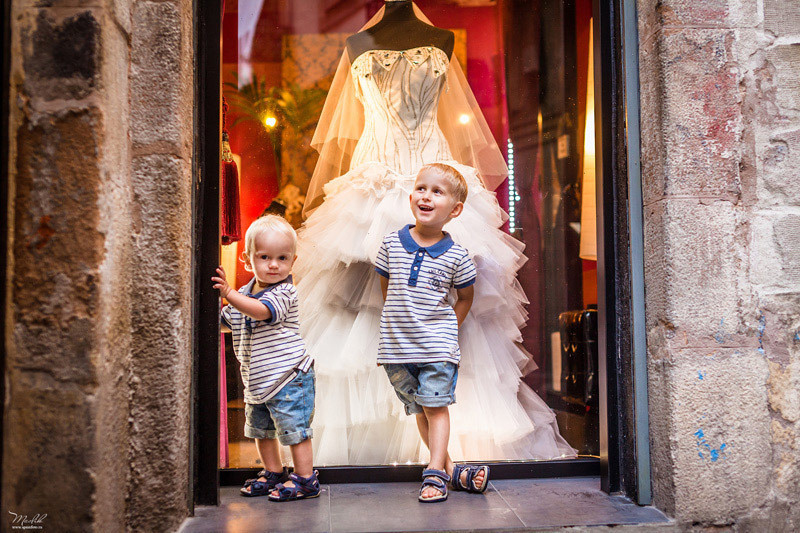 Rodzinna sesja zdjęciowa w Barcelonie. Fotograf w Barcelonie Hiszpanii Maslik Yulia