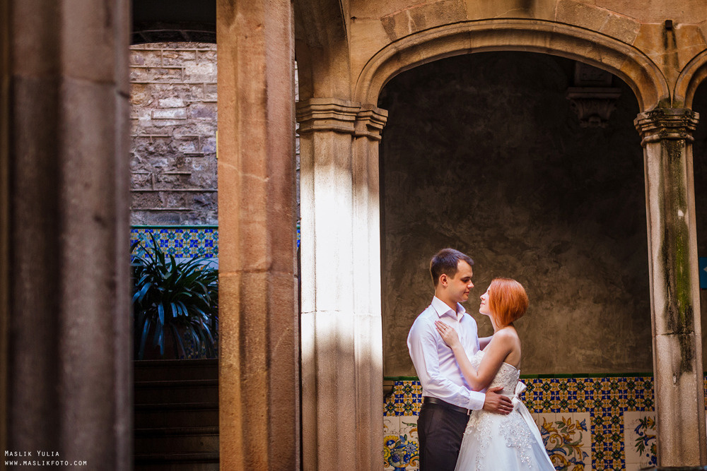 Soleada sesión de fotos en Barcelona. Fotógrafo en Barcelona Maslik Yulia