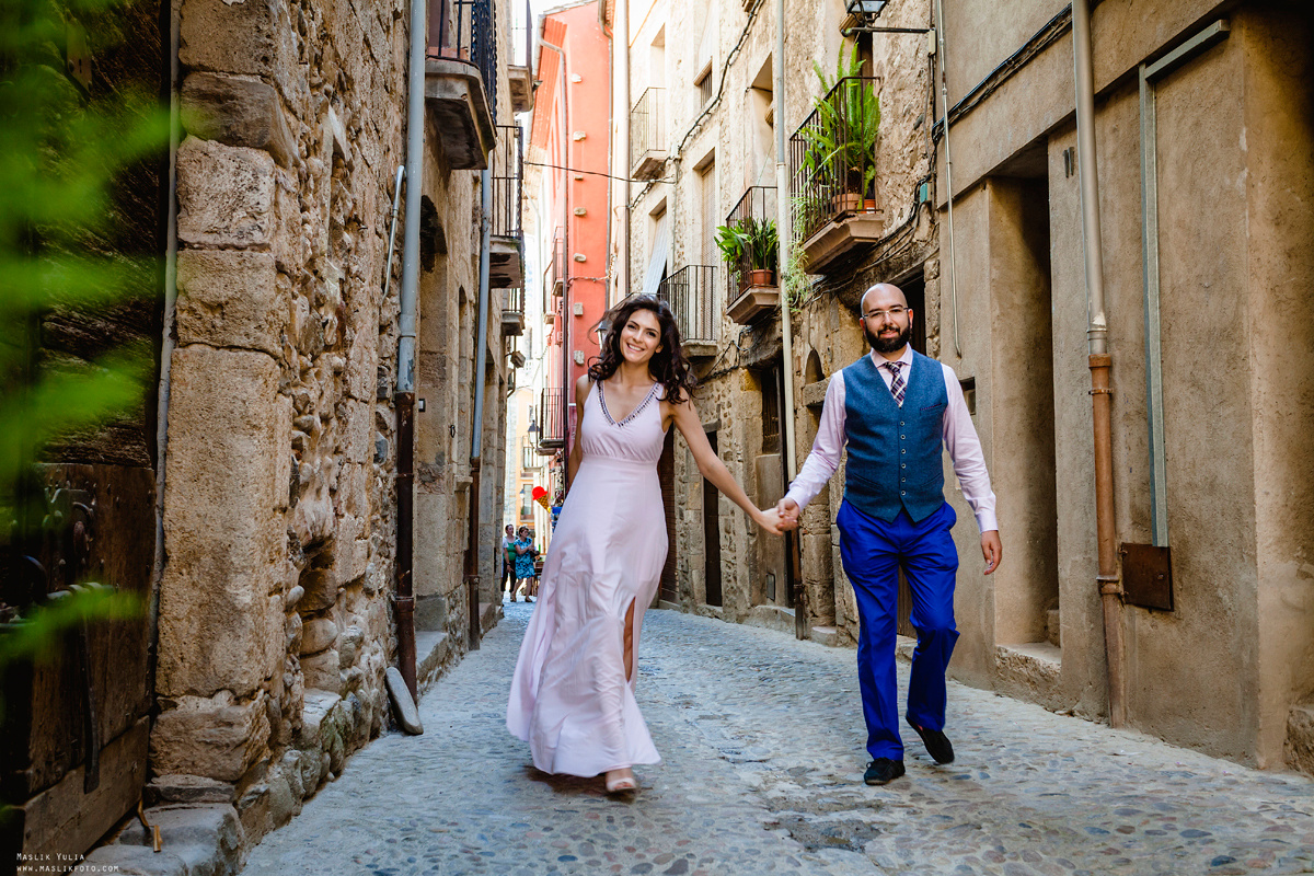 Photosession in the fabulous Besalu. Photographer in Barcelona Spain Maslik Yulia