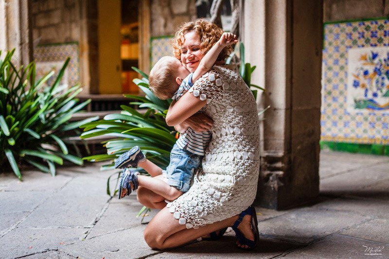 Rodzinna sesja zdjęciowa w Barcelonie. Fotograf w Barcelonie Hiszpanii Maslik Yulia