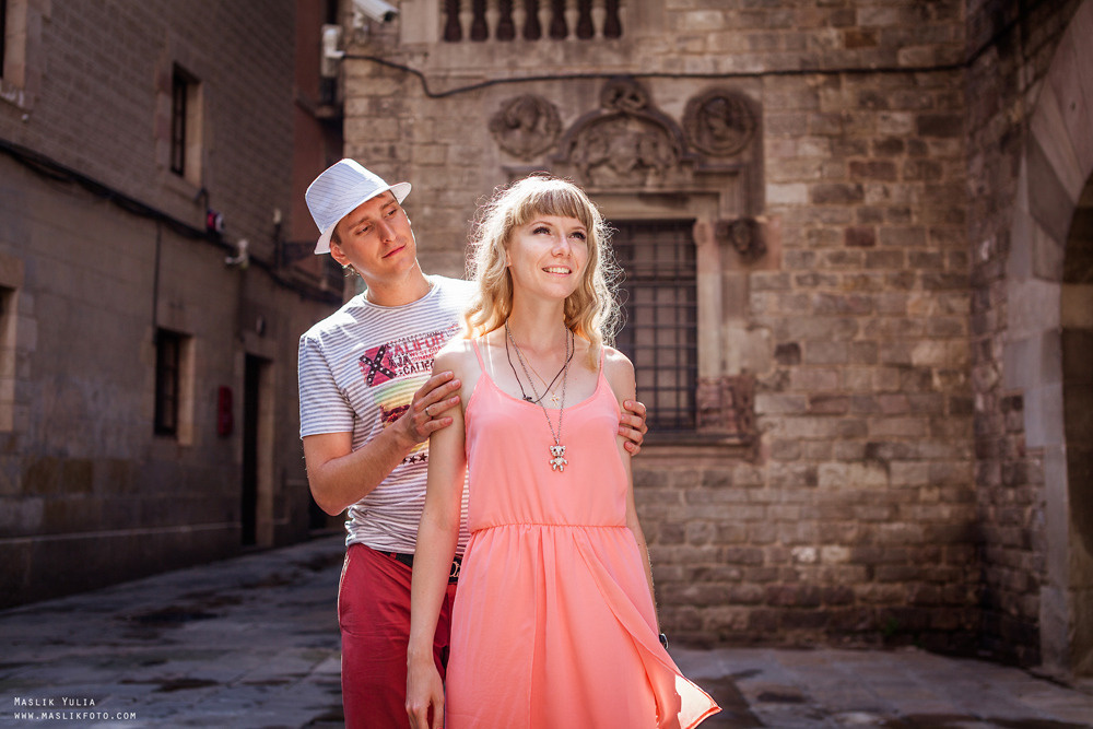 Colorida sesión de fotos en Barcelona. Fotógrafo en Barcelona Maslik Yulia
