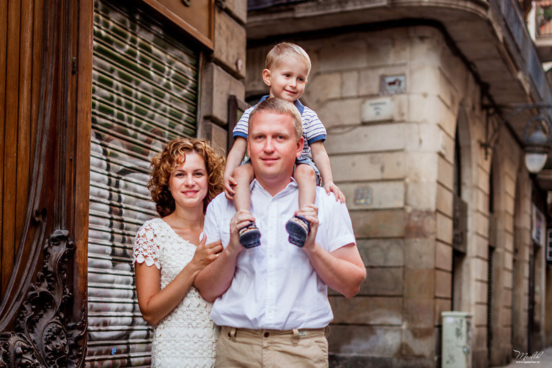 Rodzinna sesja zdjęciowa w Barcelonie. Fotograf w Barcelonie Hiszpanii Maslik Yulia