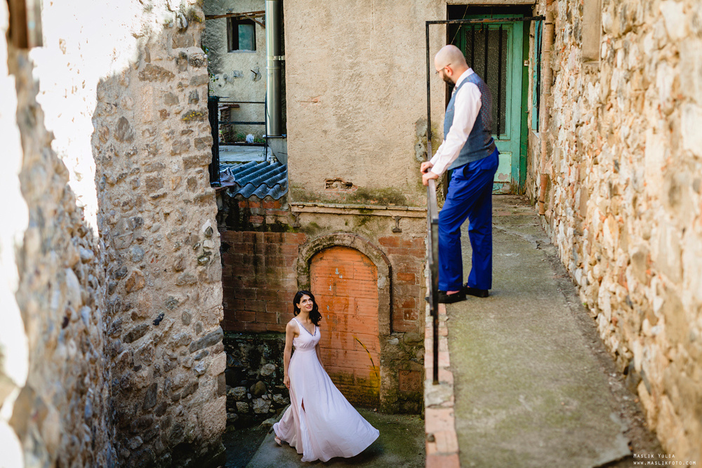 Photosession in the fabulous Besalu. Photographer in Barcelona Spain Maslik Yulia