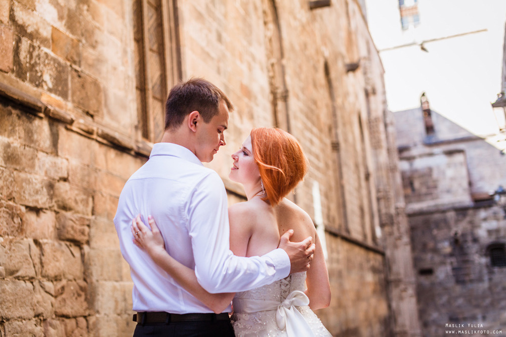 Soleada sesión de fotos en Barcelona. Fotógrafo en Barcelona Maslik Yulia
