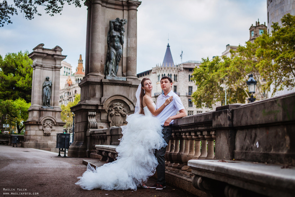 Sesión de fotos de boda en el puerto de Barcelona. Fotógrafo en Barcelona Maslik Yulia