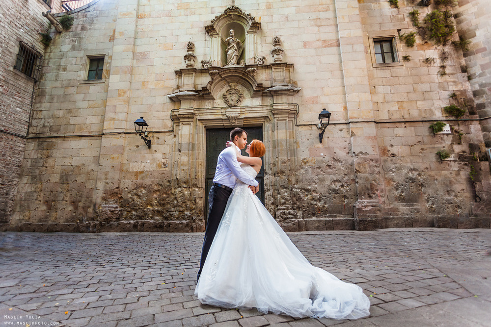 Soleada sesión de fotos en Barcelona. Fotógrafo en Barcelona Maslik Yulia