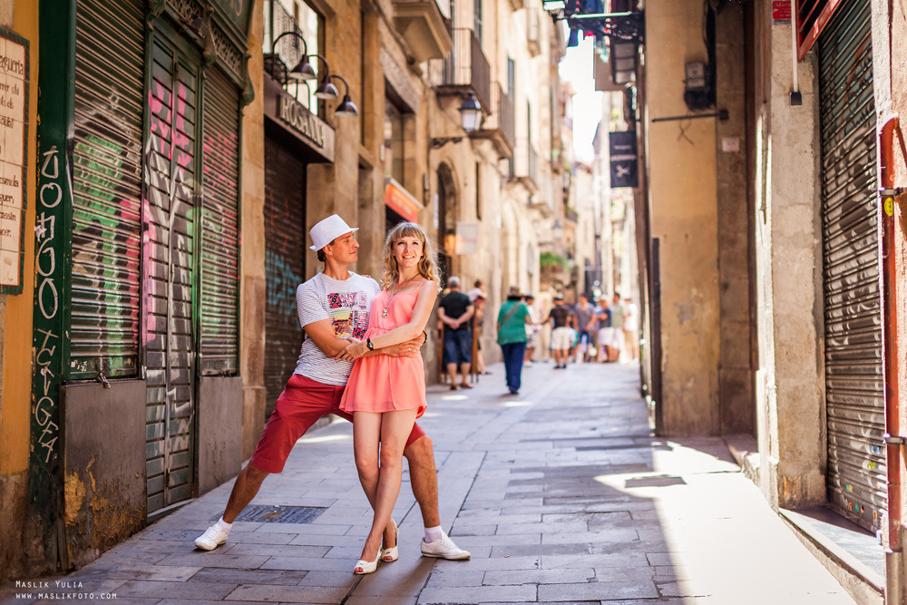 Colorida sesión de fotos en Barcelona. Fotógrafo en Barcelona Maslik Yulia