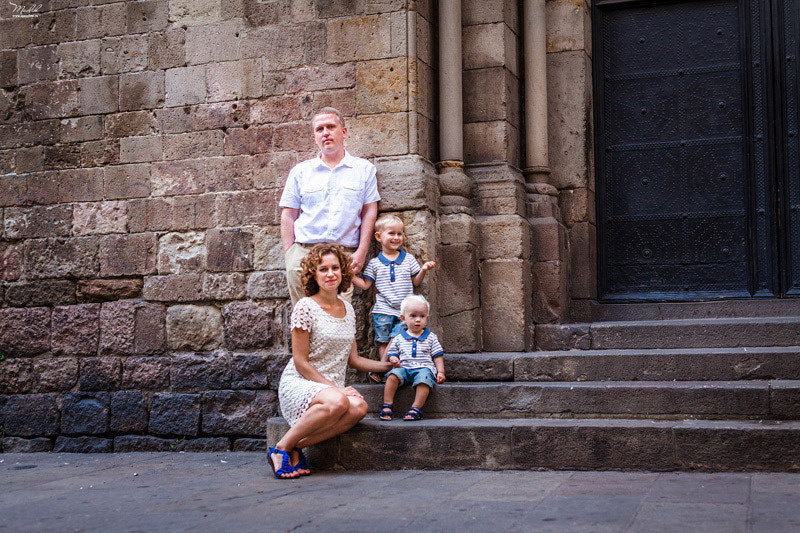 Rodzinna sesja zdjęciowa w Barcelonie. Fotograf w Barcelonie Hiszpanii Maslik Yulia
