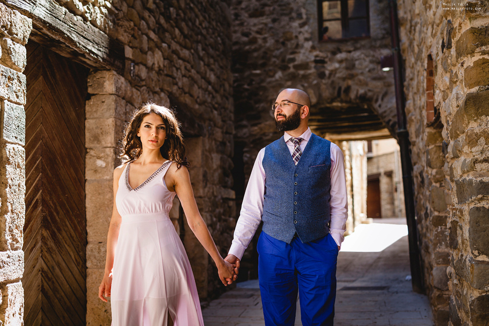 Photosession in the fabulous Besalu. Photographer in Barcelona Spain Maslik Yulia