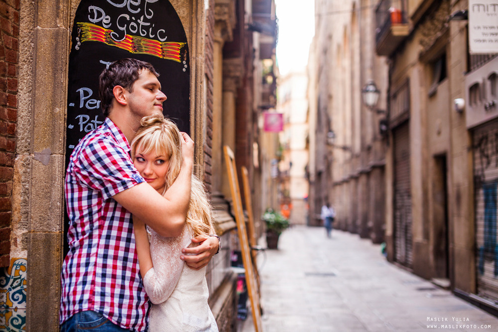 Romantic photo session in Barcelona. Photographer in Barcelona Spain Maslik Yulia