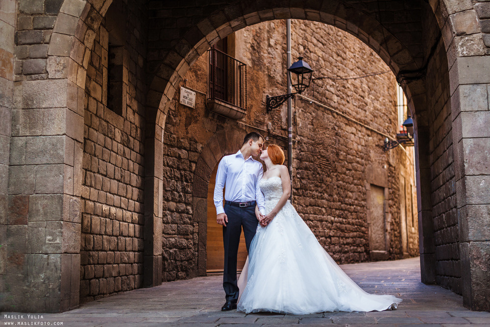 Soleada sesión de fotos en Barcelona. Fotógrafo en Barcelona Maslik Yulia