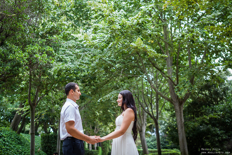 Sesión de fotos de boda en el Parque Laberinto de Barcelona. Fotógrafo en Barcelona Maslik Yulia