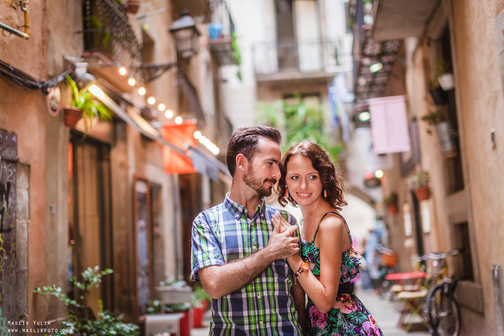 Fun photo shoot in Barcelona. Photographer in Barcelona Spain Maslik Yulia