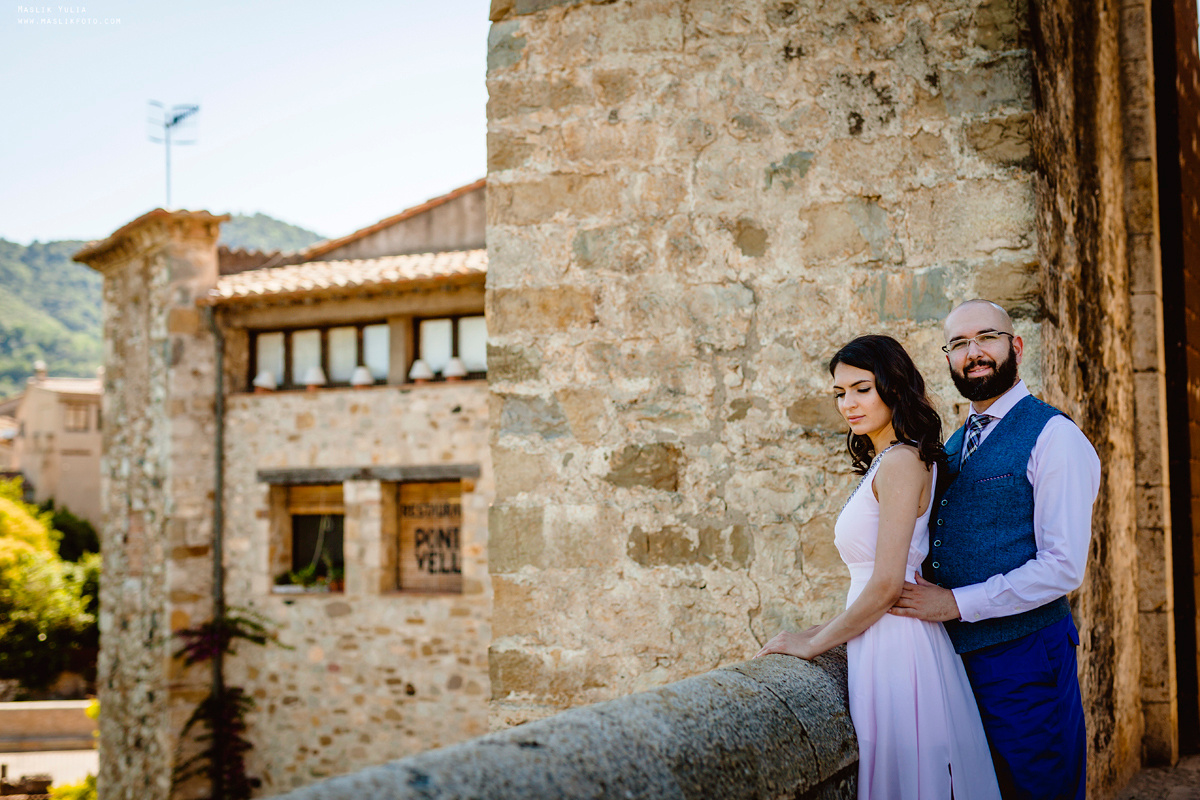 Photosession in the fabulous Besalu. Photographer in Barcelona Spain Maslik Yulia