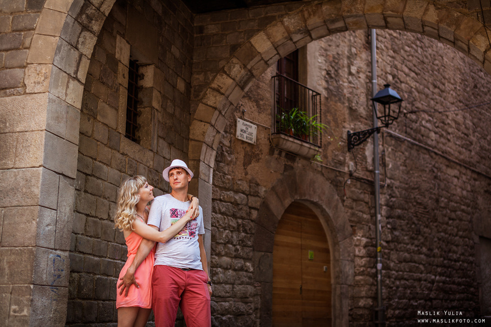 Colorida sesión de fotos en Barcelona. Fotógrafo en Barcelona Maslik Yulia