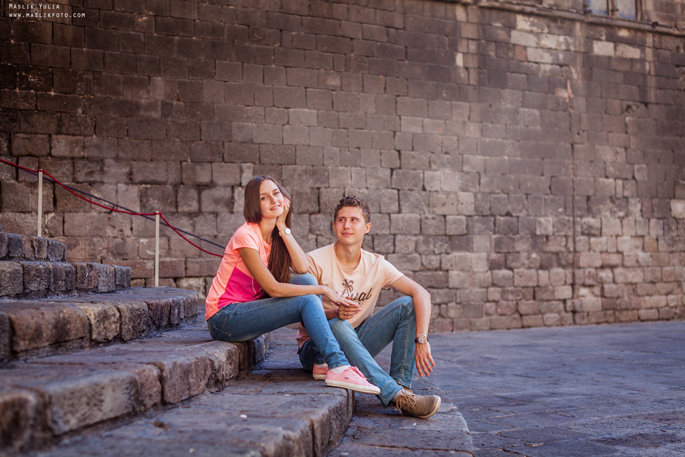 Impresionante paseo fotográfico de enamorados en Barcelona. Fotógrafo en Barcelona Maslik Yulia